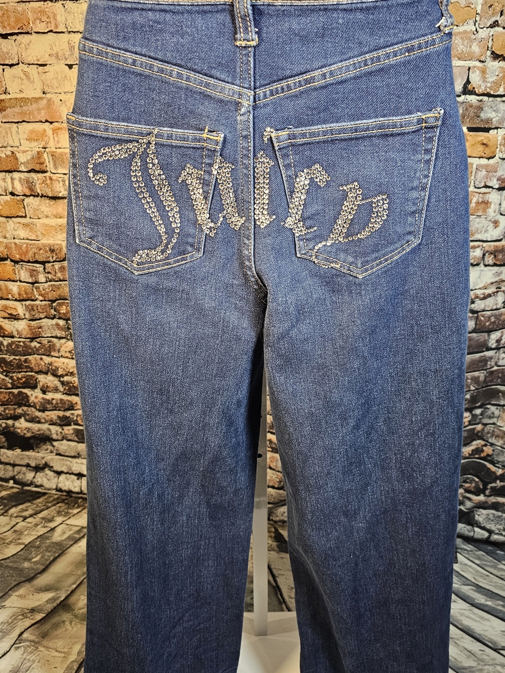 Juicy Couture Y2K Rhinestone Logo Wide Leg Cropped Jeans Size 1/25